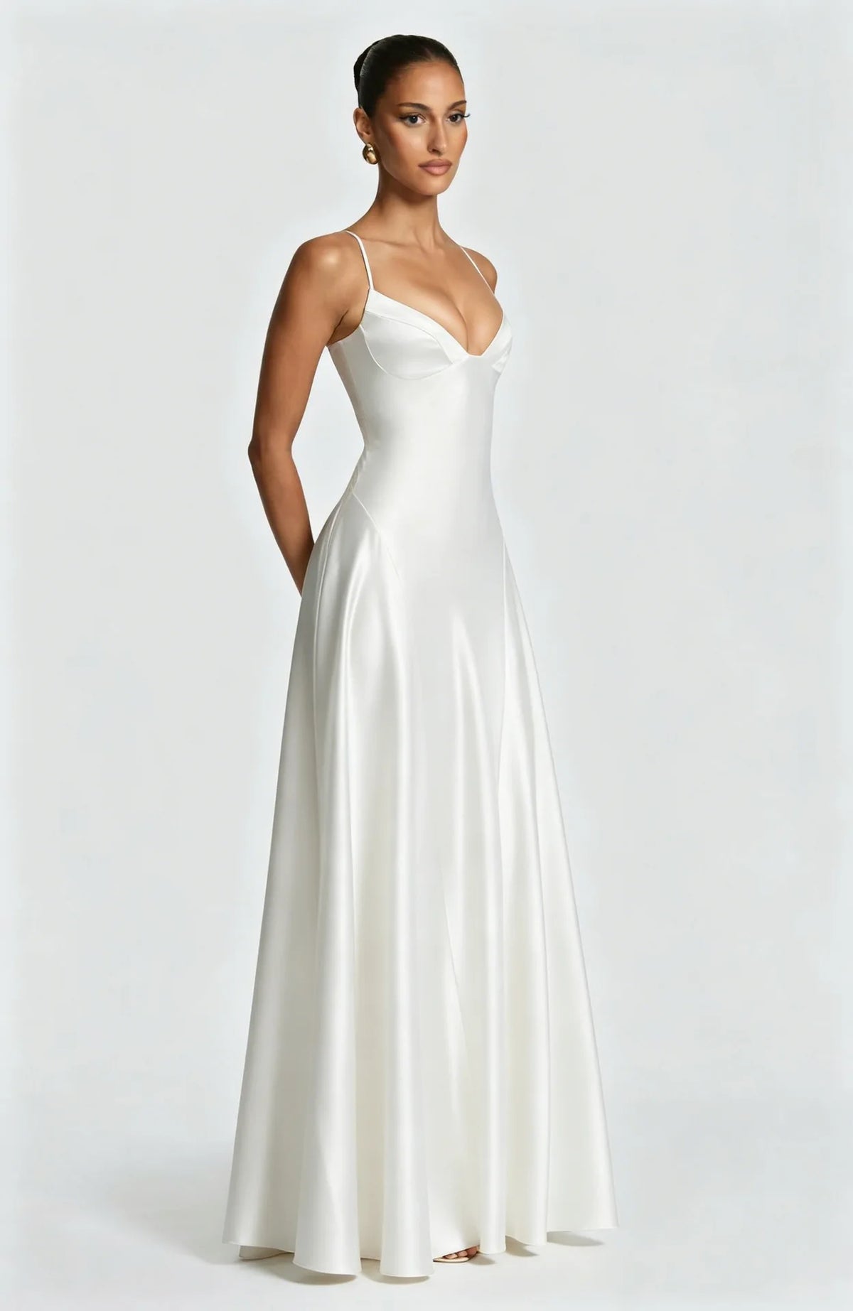 Vestido Comprido de Cetim com Corpete e Costas Descobertas — foto 16 | Tolobasao