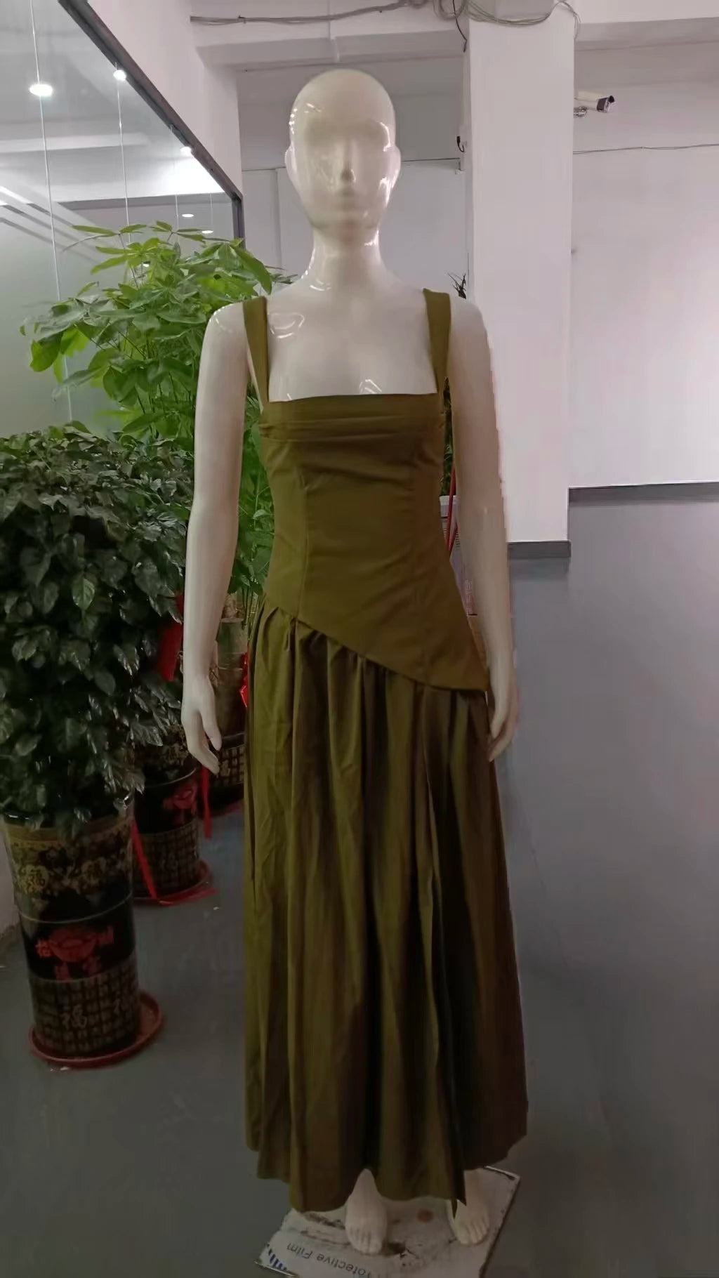 Vestido Comprido com Corpete, Laço e Fenda — foto 10 | Tolobasao