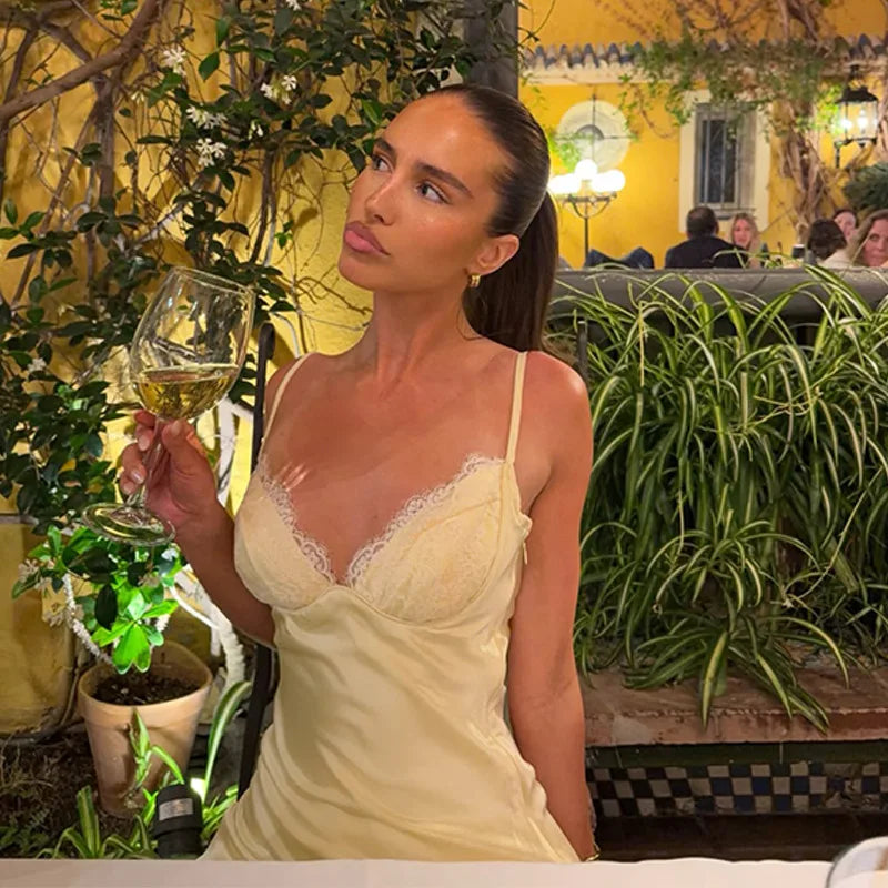 Vestido Comprido de Cetim com Renda — foto 25 | Tolobasao