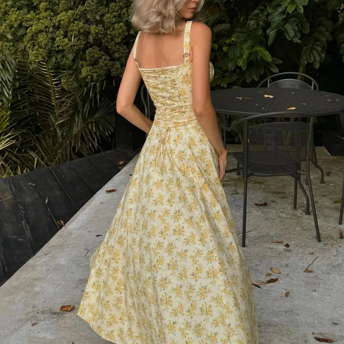 Vestido Midi Floral com Corpete e Fenda — Modelo A — foto 10 | Tolobasao
