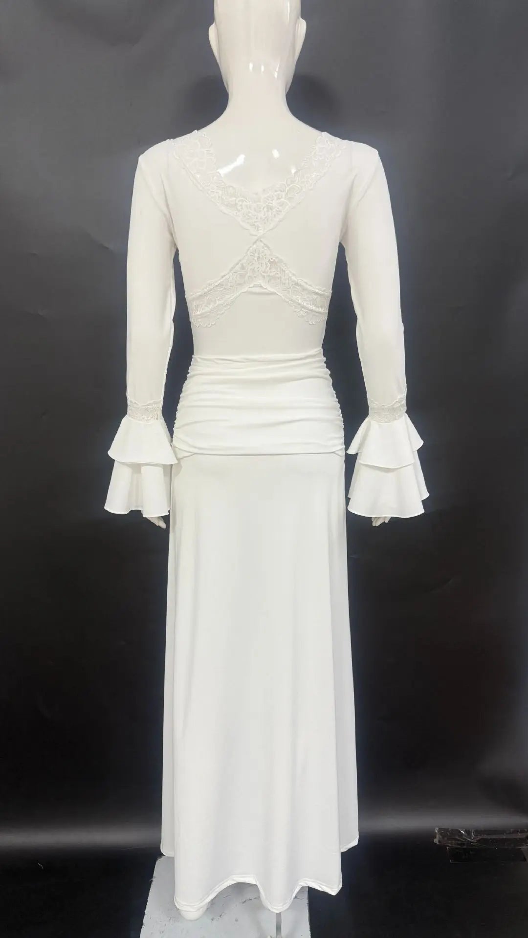 Vestido Comprido de Manga Comprida com Renda em Branco — foto 12 | Tolobasao