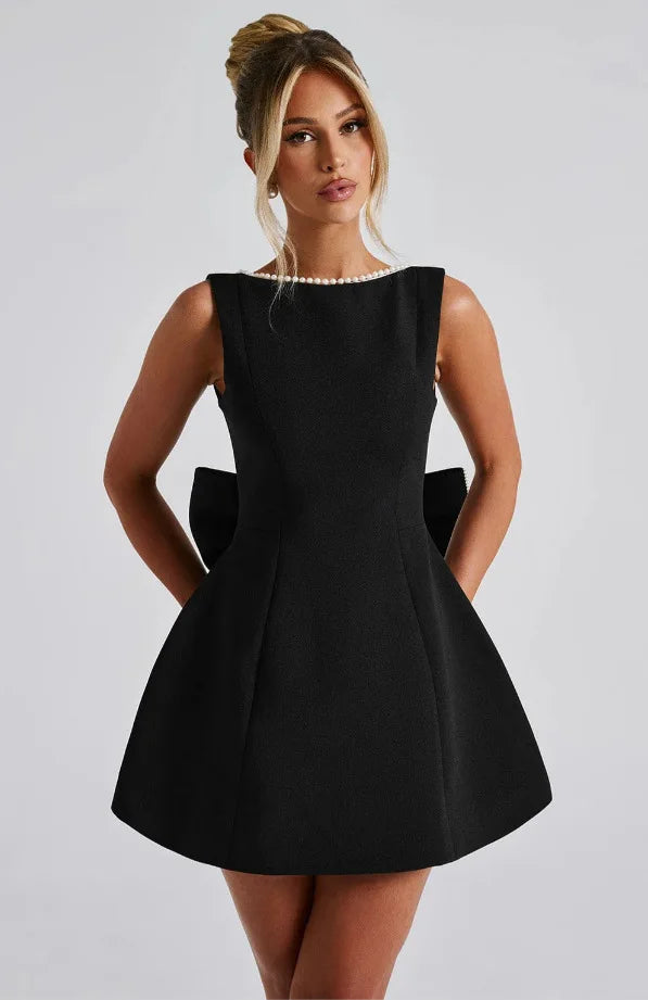 Vestido Curto com Laço e Pérolas — Preto — foto 23 | Tolobasao