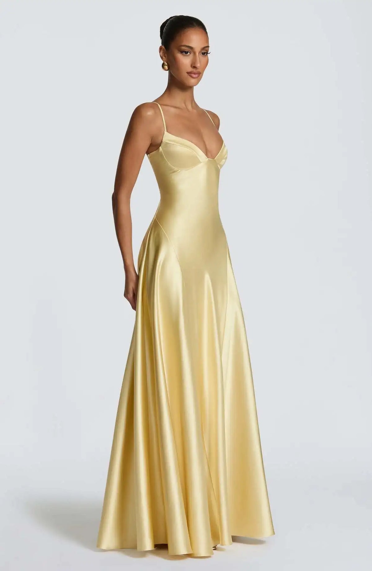 Vestido Comprido de Cetim com Corpete e Costas Descobertas — foto 13 | Tolobasao