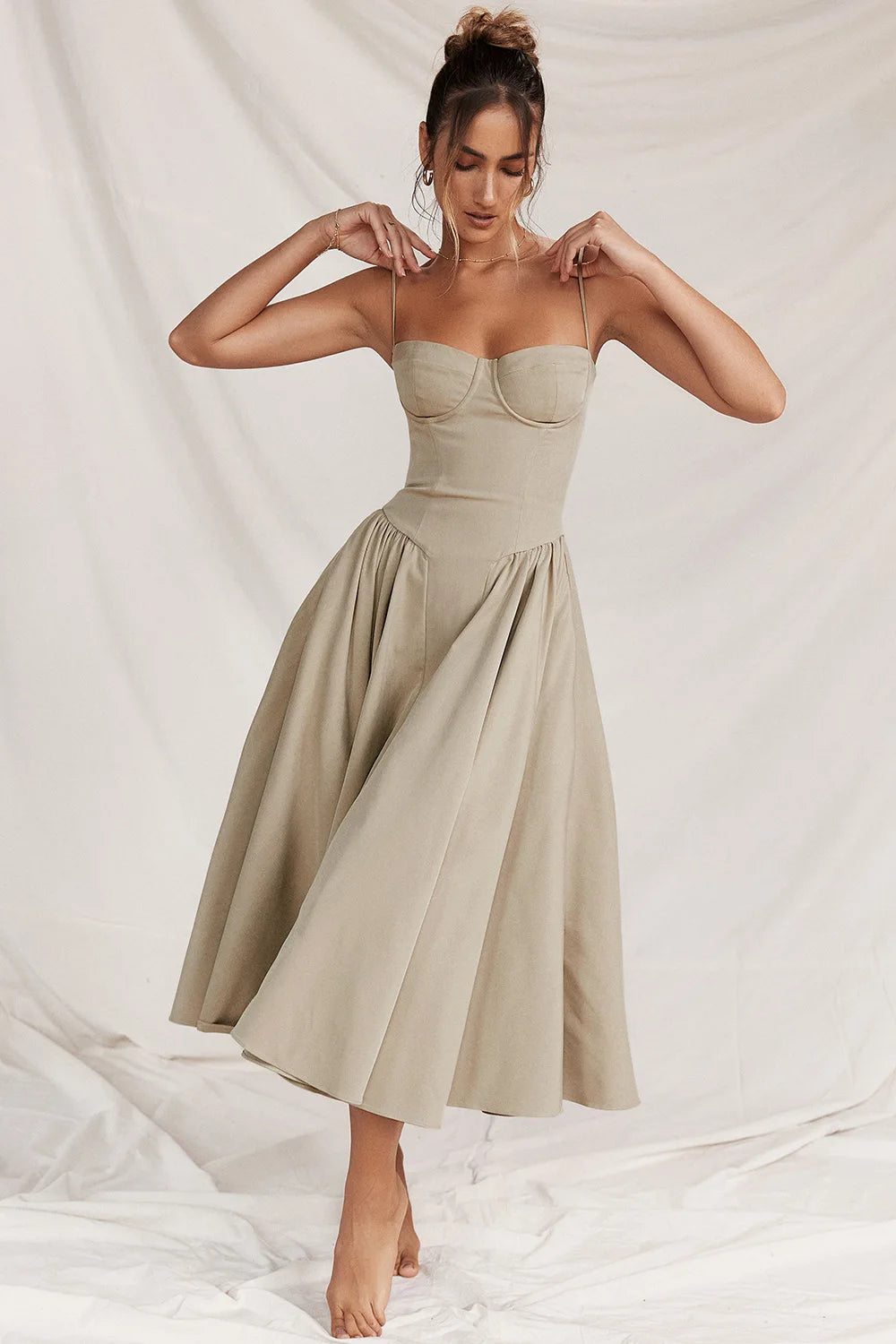Vestido Midi Floral de Cintura Alta — Modelo B — foto 11 | Tolobasao