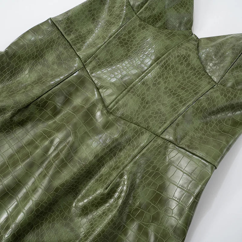 Vestido Curto com Efeito Couro e Decote sem Alças — foto 25 | Tolobasao