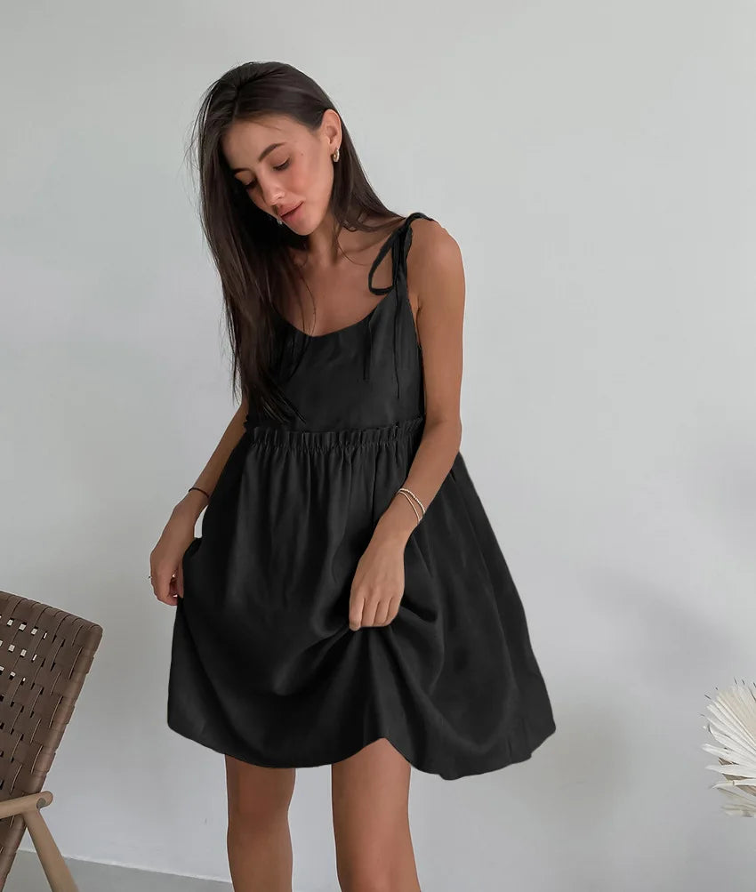 Vestido Curto em Linho com Atacadores — foto 5 | Tolobasao