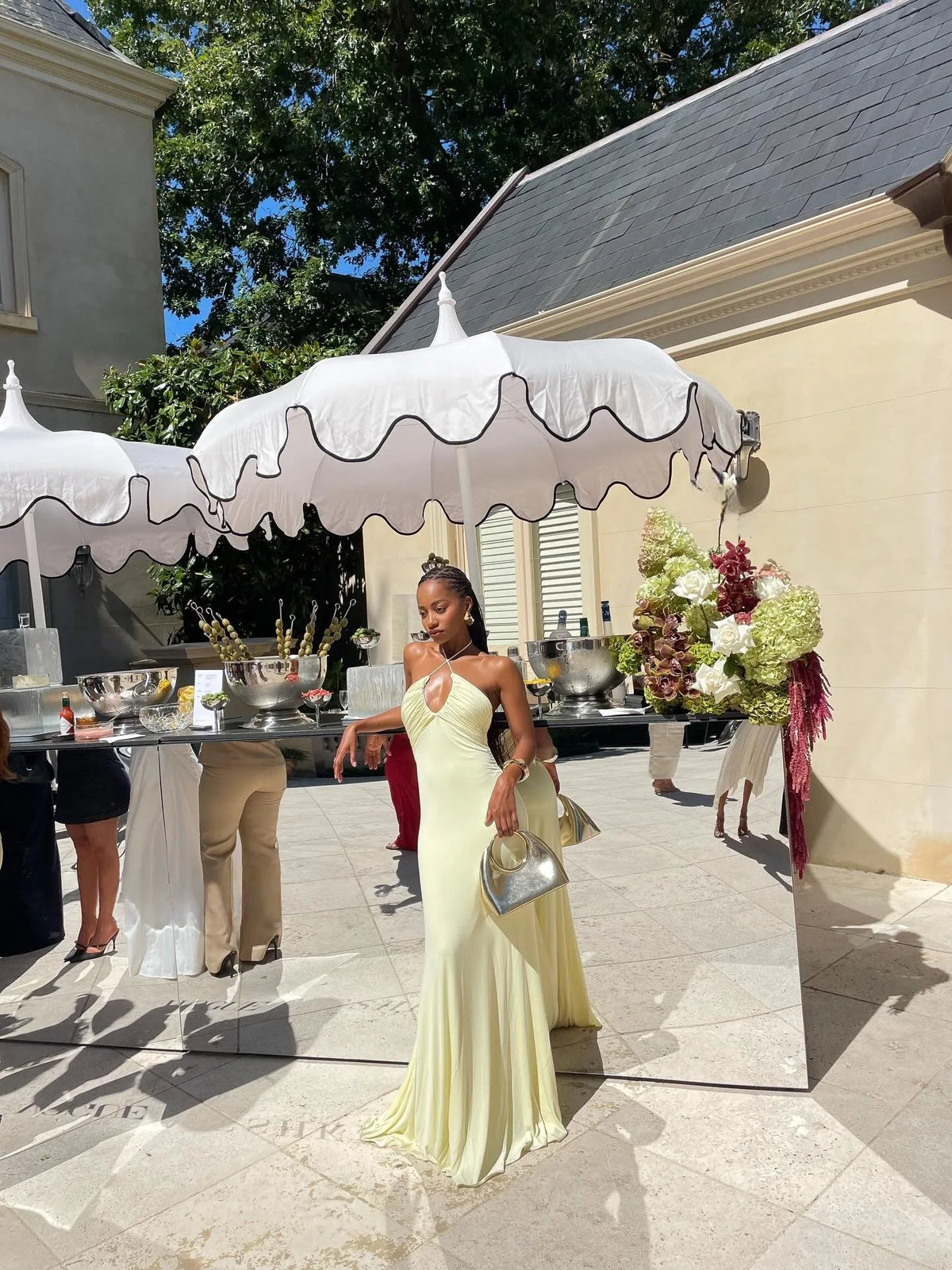 Vestido Comprido Amarelo com Folhos — foto 19 | Tolobasao