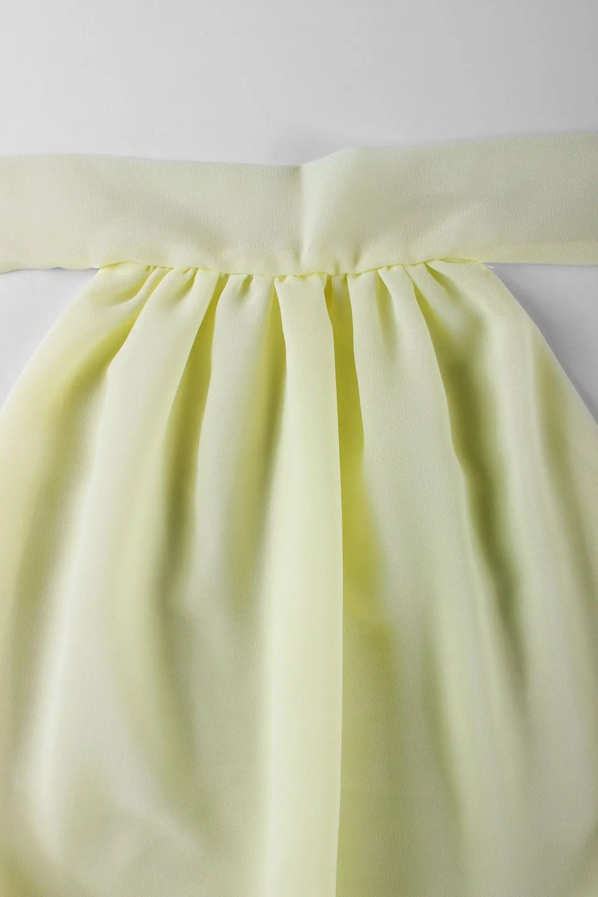 Vestido Curto de Chiffon com Decote Halter — foto 20 | Tolobasao