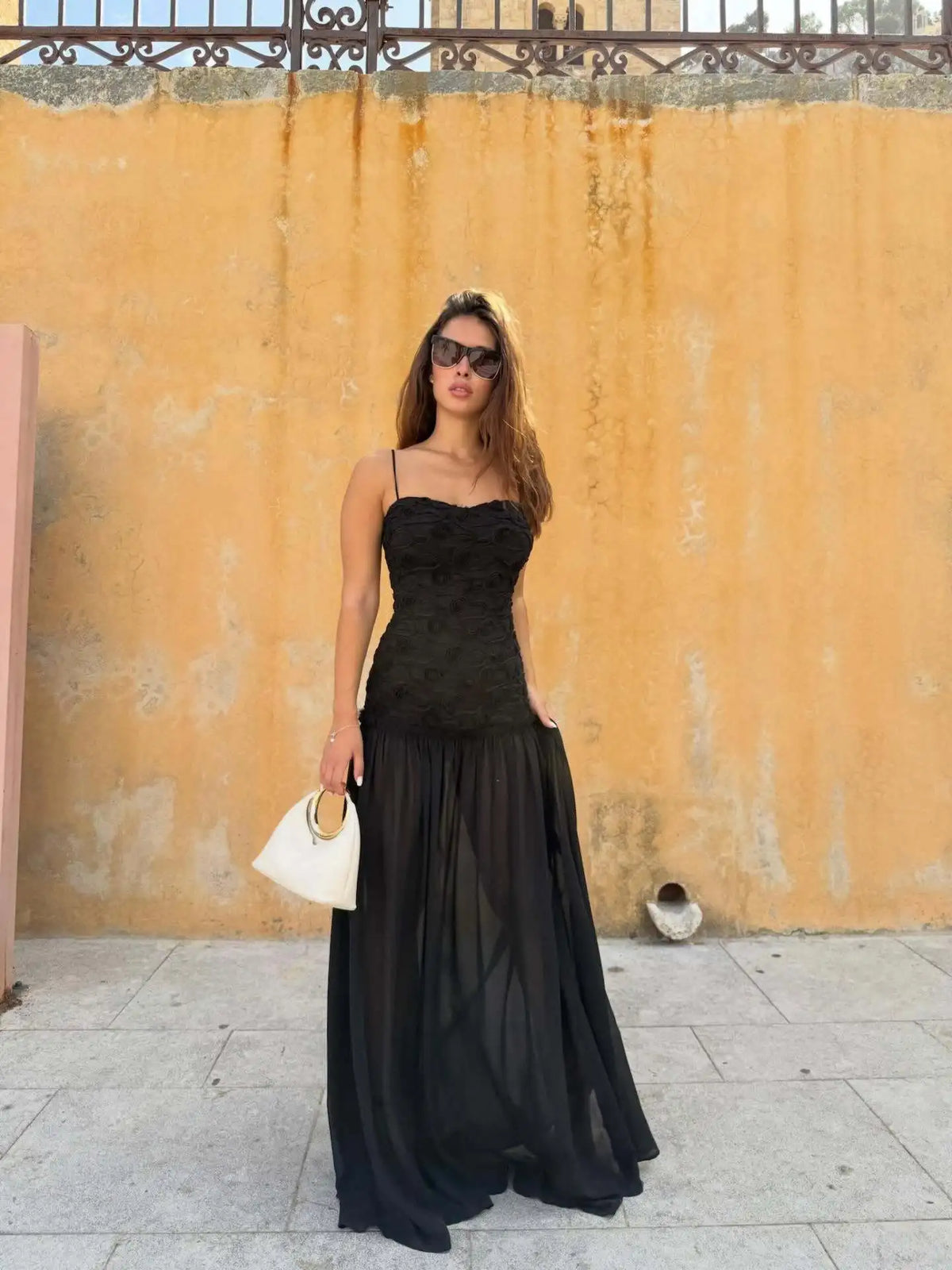 Vestido Comprido Bordado sem Alças — foto 14 | Tolobasao