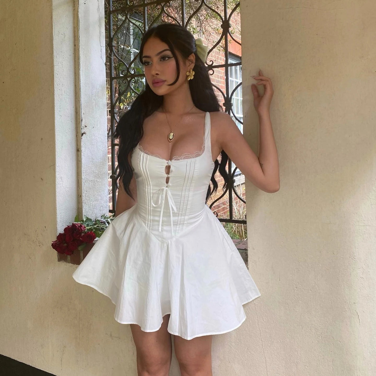 Vestido Curto com Corpete de Renda e Botões — foto 49 | Tolobasao