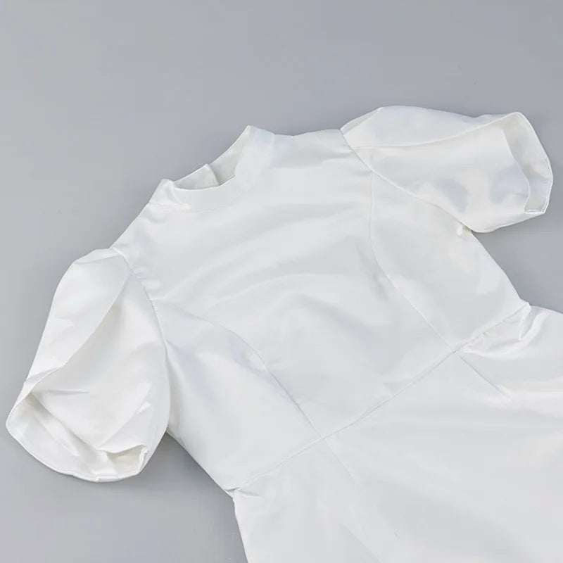 Vestido Curto com Laço e Recortes — foto 16 | Tolobasao