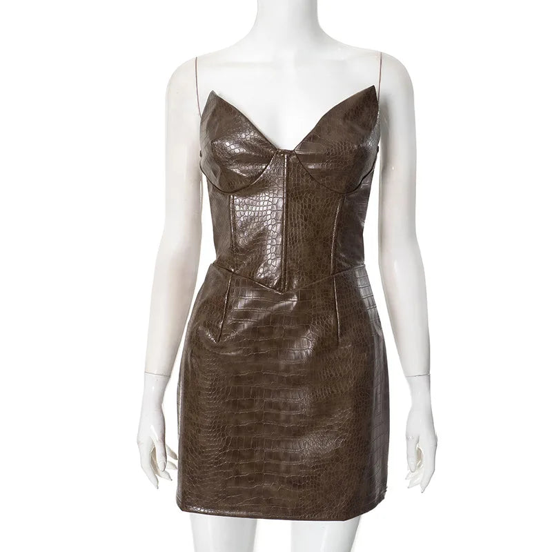Vestido Curto com Efeito Couro e Decote sem Alças — foto 28 | Tolobasao