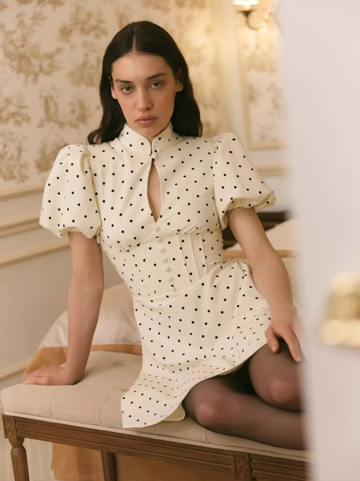 Vestido Curto de Bolas com Mangas Balão — foto 25 | Tolobasao