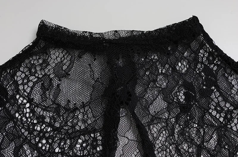 Vestido Curto de Renda com Gola Alta — Modelo B em Preto — foto 17 | Tolobasao
