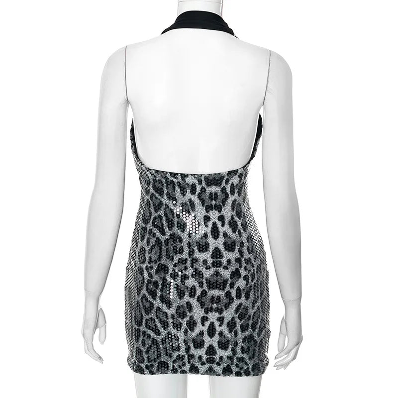 Vestido Curto com Lantejoulas e Decote em V — foto 20 | Tolobasao