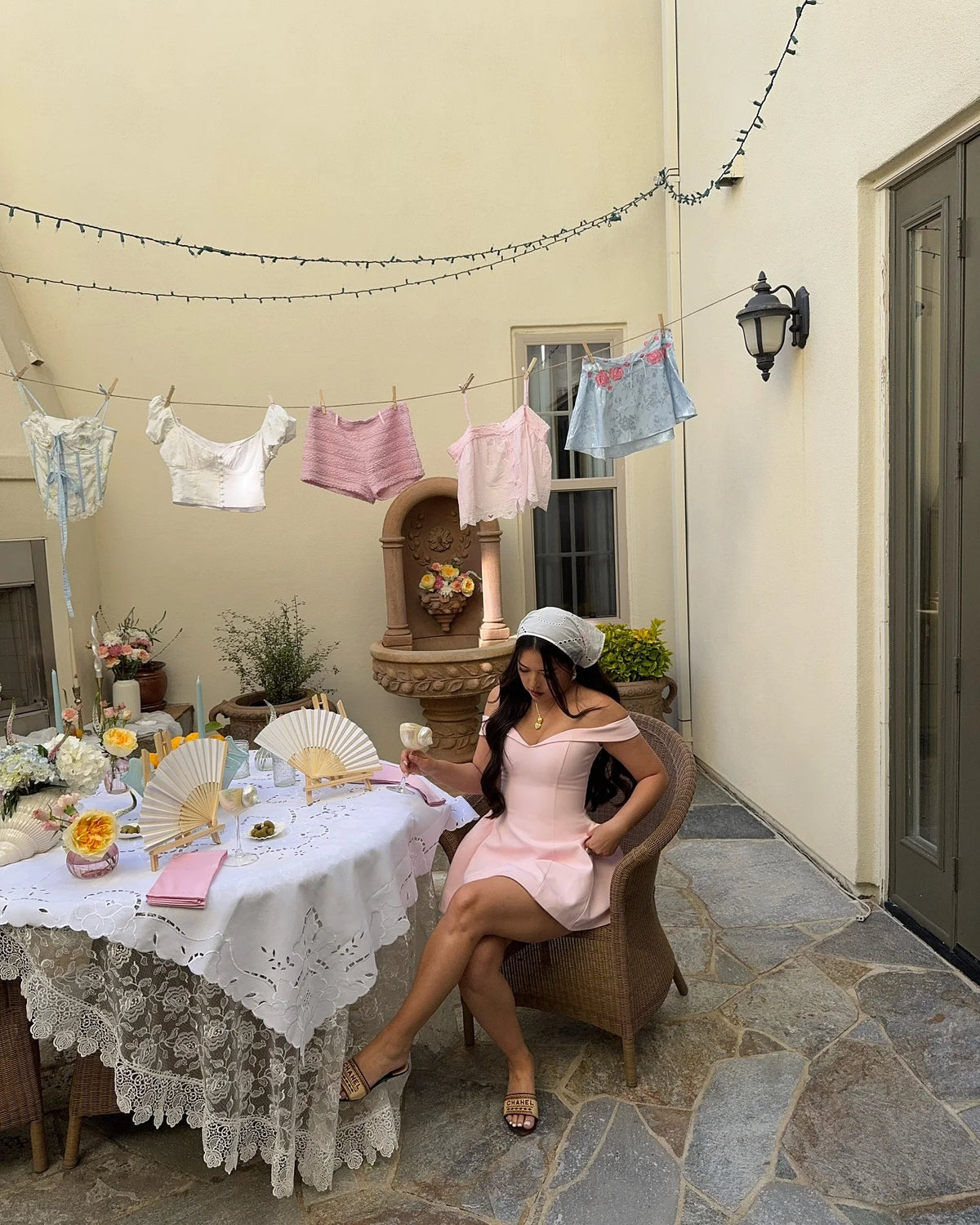 Vestido Curto Rosa de Ombros Descobertos — foto 29 | Tolobasao
