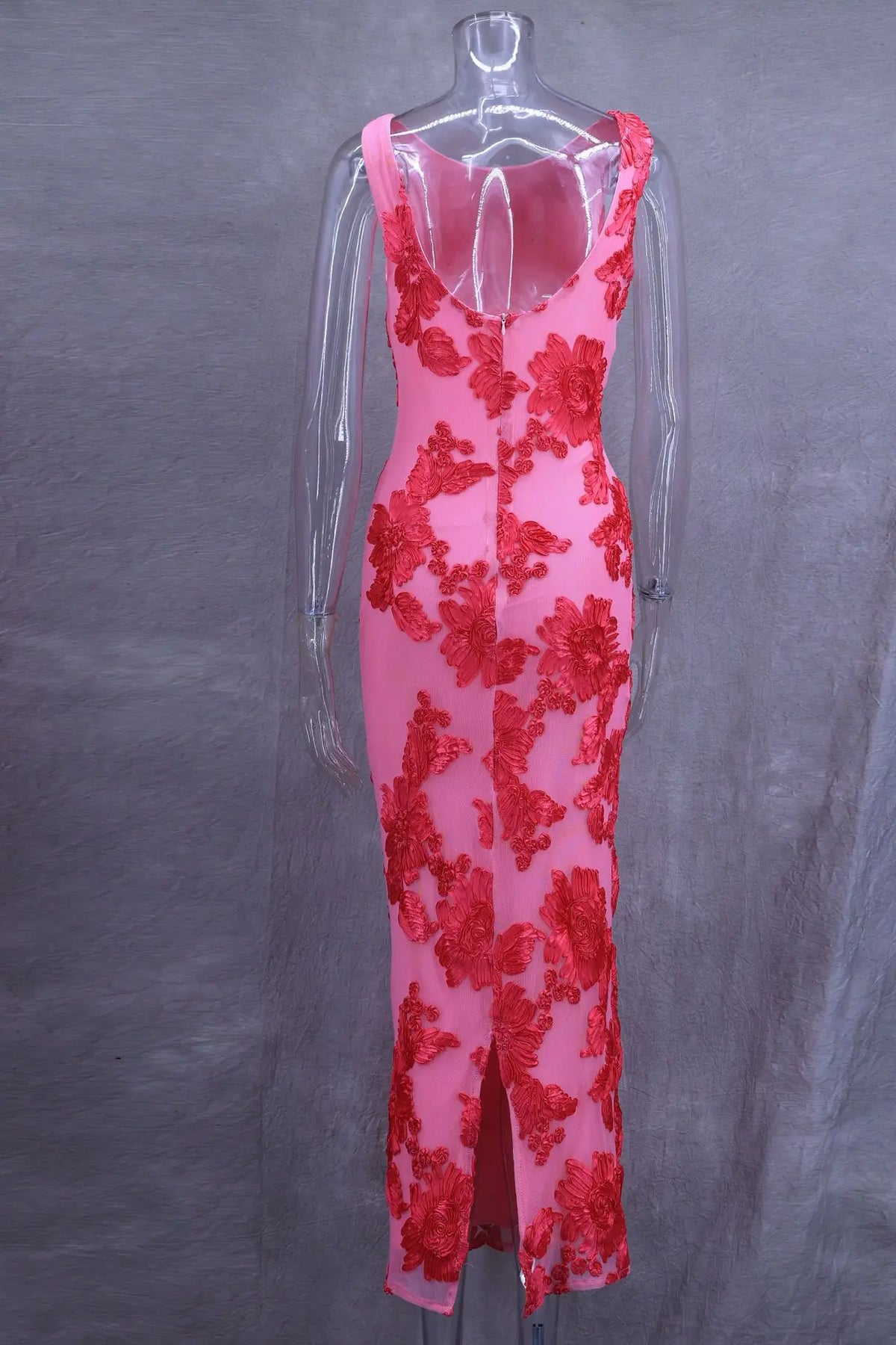 Vestido Curto Bordado com Costas Descobertas — foto 10 | Tolobasao