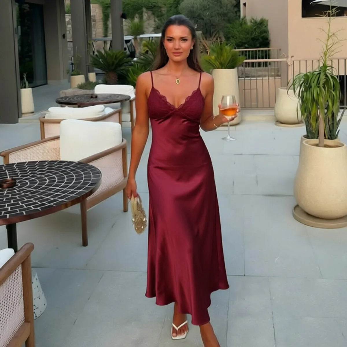 Vestido Comprido de Cetim com Renda — foto 37 | Tolobasao