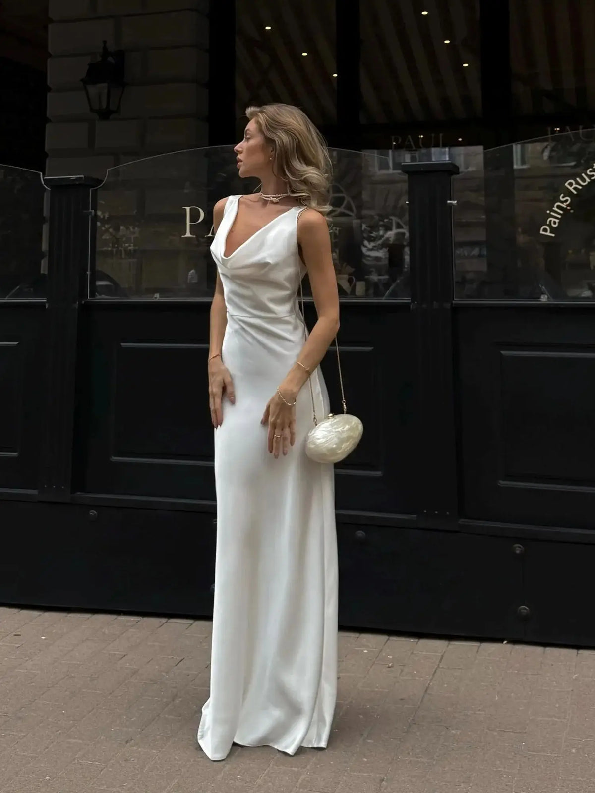 Vestido Comprido Acetinado com Costas Descobertas — Branco — foto 5 | Tolobasao