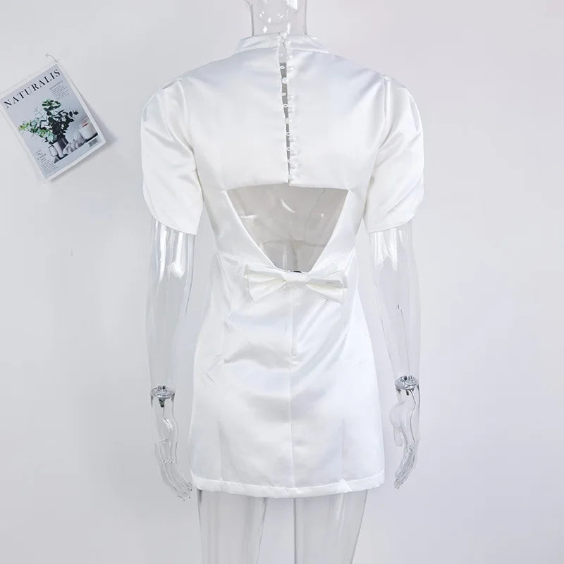 Vestido Curto com Laço e Recortes — foto 12 | Tolobasao