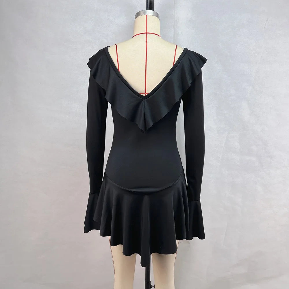 Vestido Curto com Folhos e Mangas Amplas — foto 28 | Tolobasao
