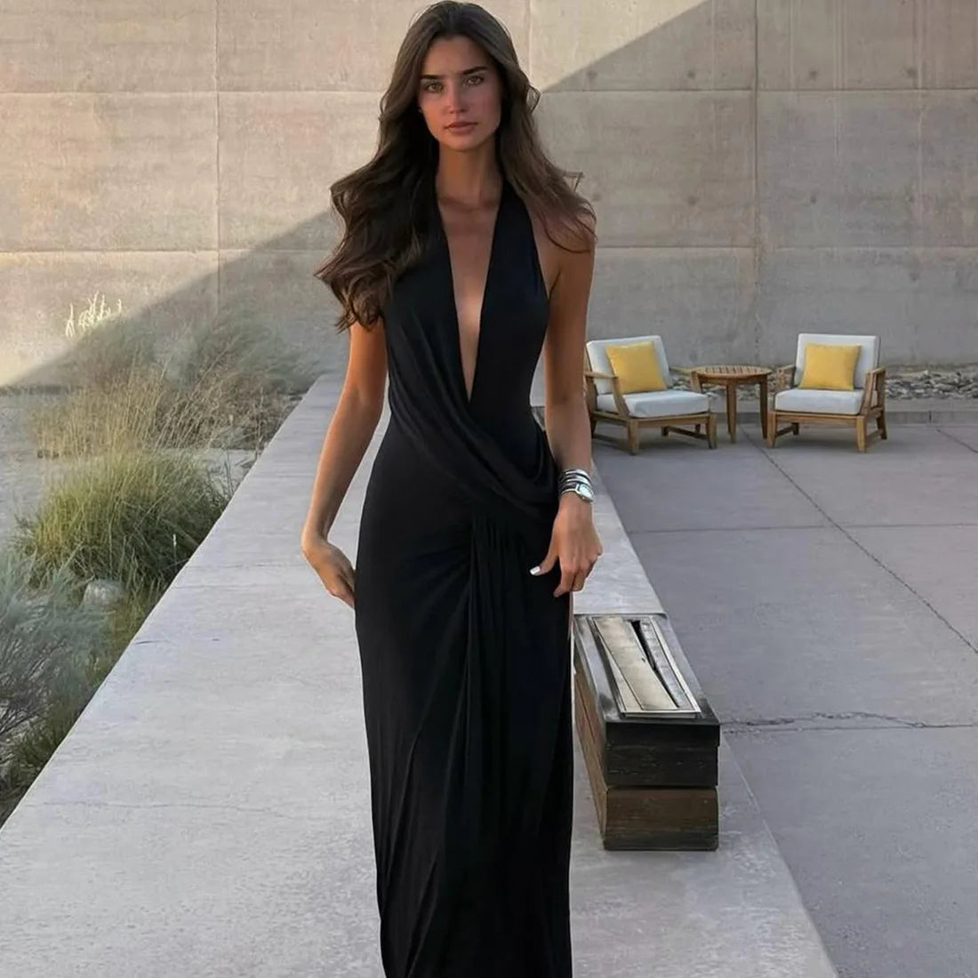 Vestido Comprido com Decote em V e Franzidos — foto 22 | Tolobasao