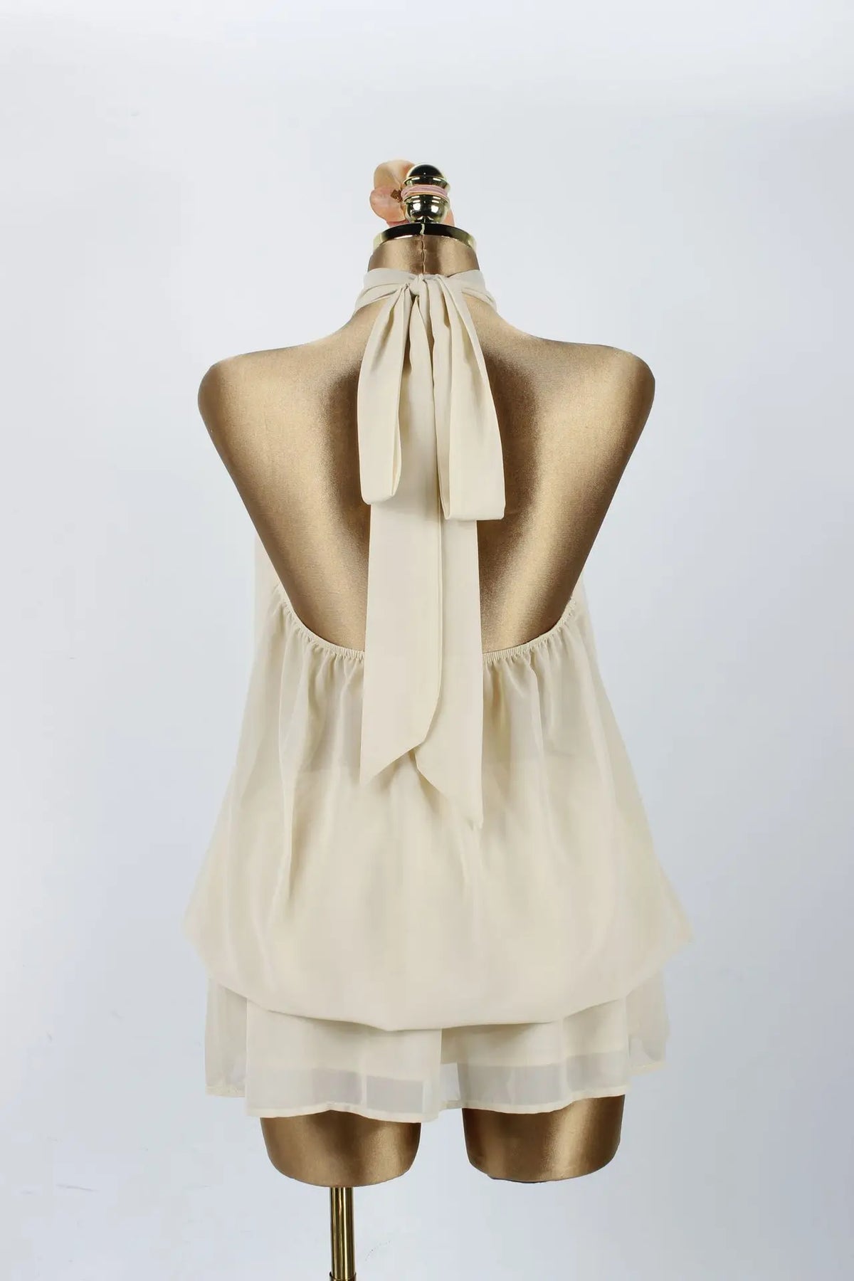 Vestido Curto de Chiffon com Decote Halter — foto 12 | Tolobasao