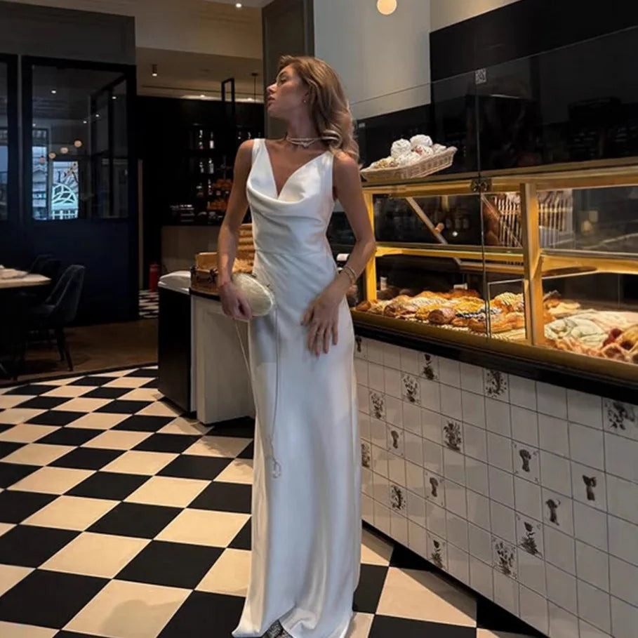 Vestido Comprido Acetinado com Costas Descobertas — Branco — foto 2 | Tolobasao