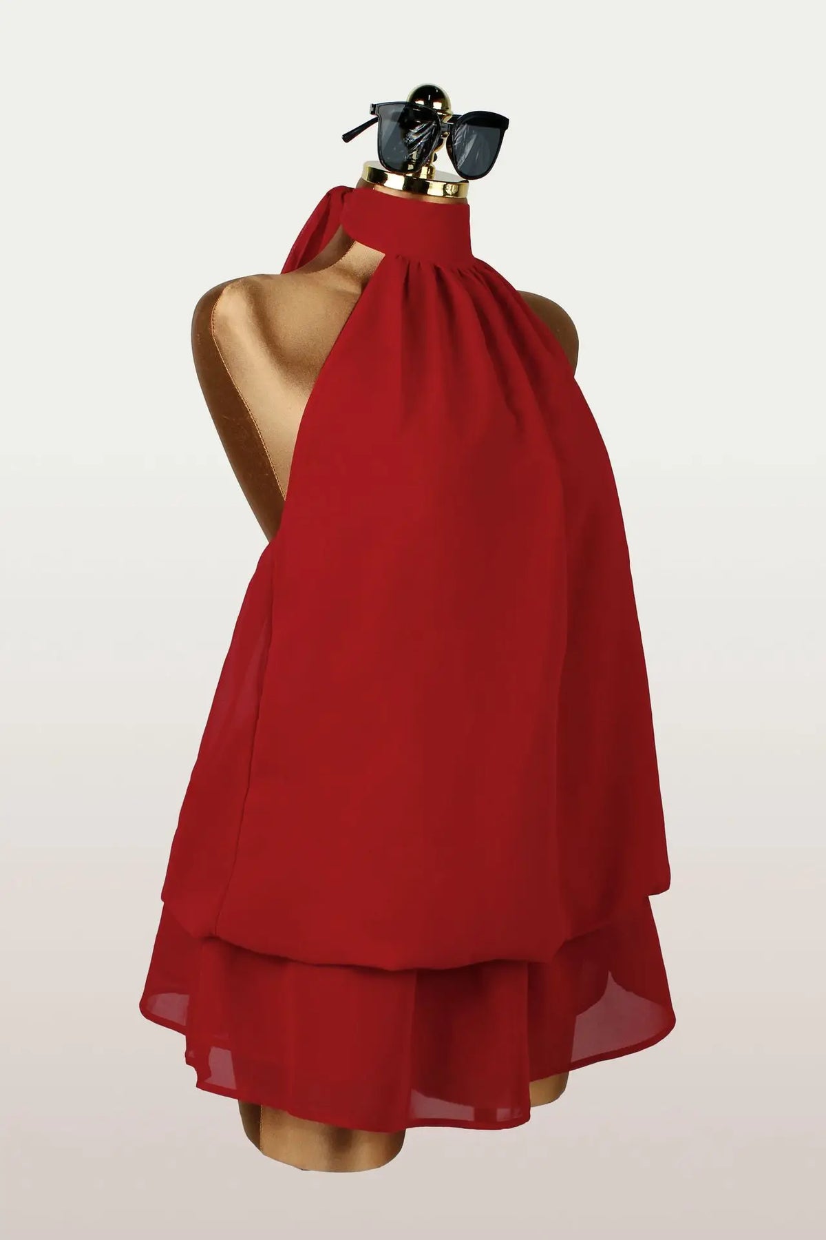 Vestido Curto de Chiffon com Decote Halter — foto 30 | Tolobasao