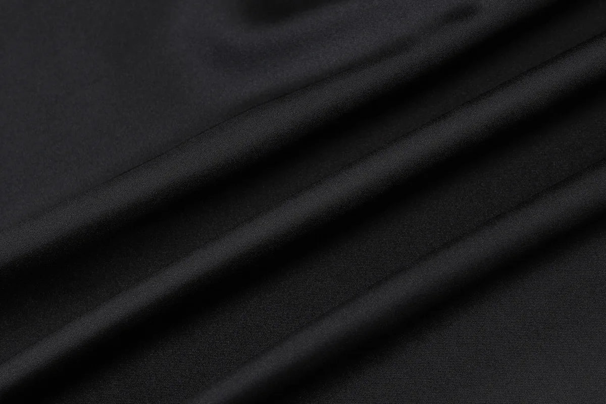 Vestido Comprido de Cetim com Laço e Costas Descobertas em Preto — foto 20 | Tolobasao