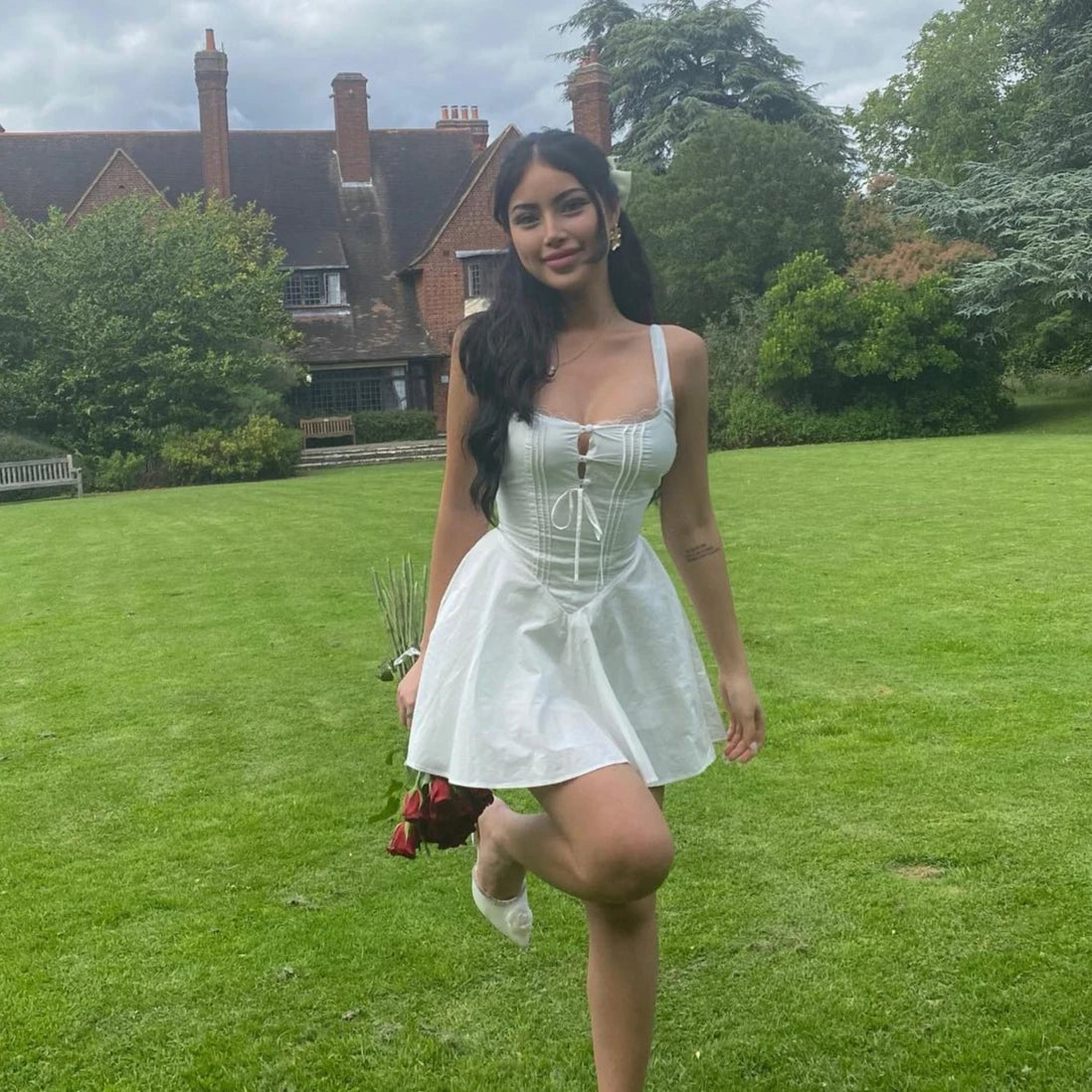 Vestido Curto com Corpete de Renda e Botões — foto 34 | Tolobasao