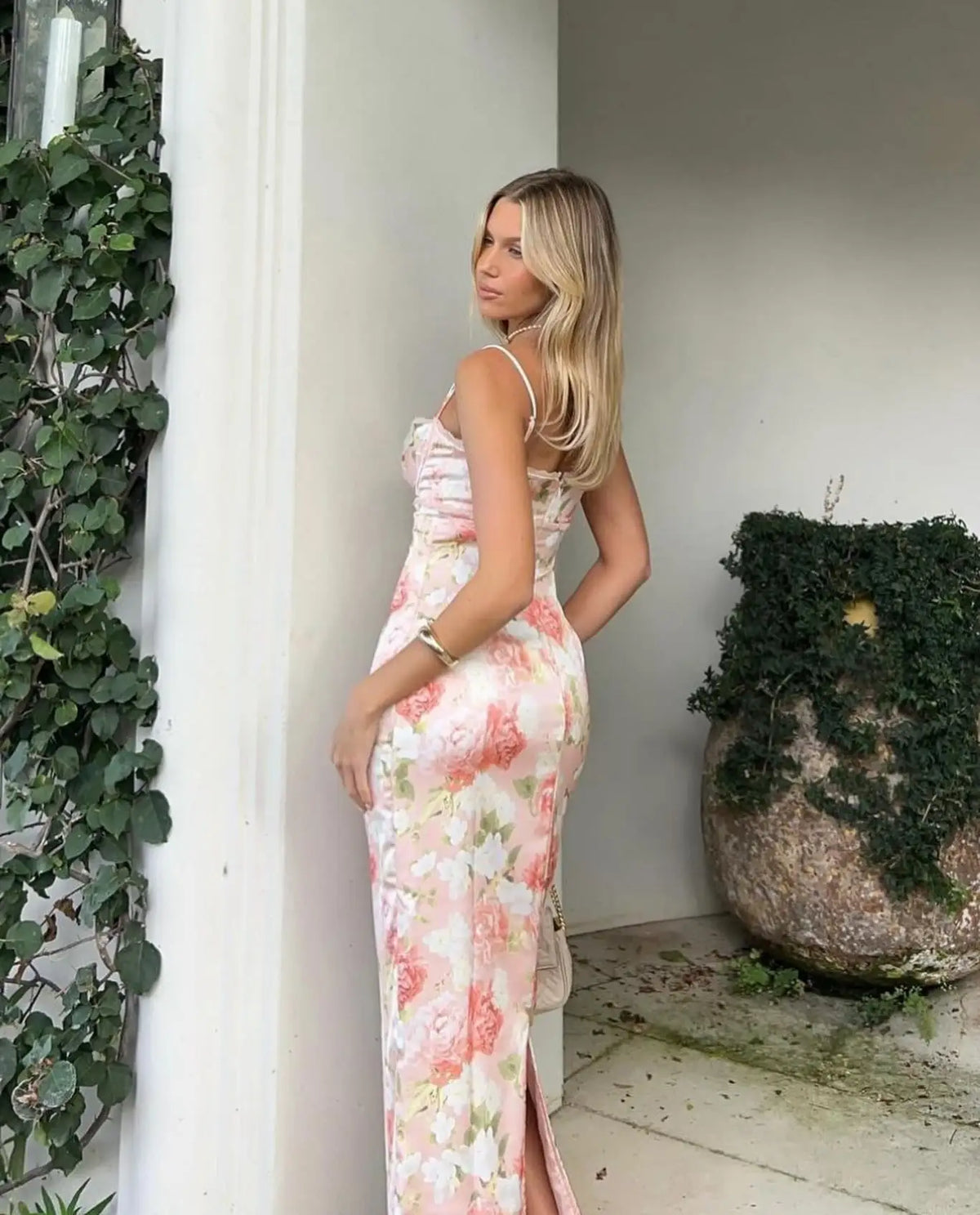 Vestido Comprido Floral com Renda e Fenda — foto 2 | Tolobasao
