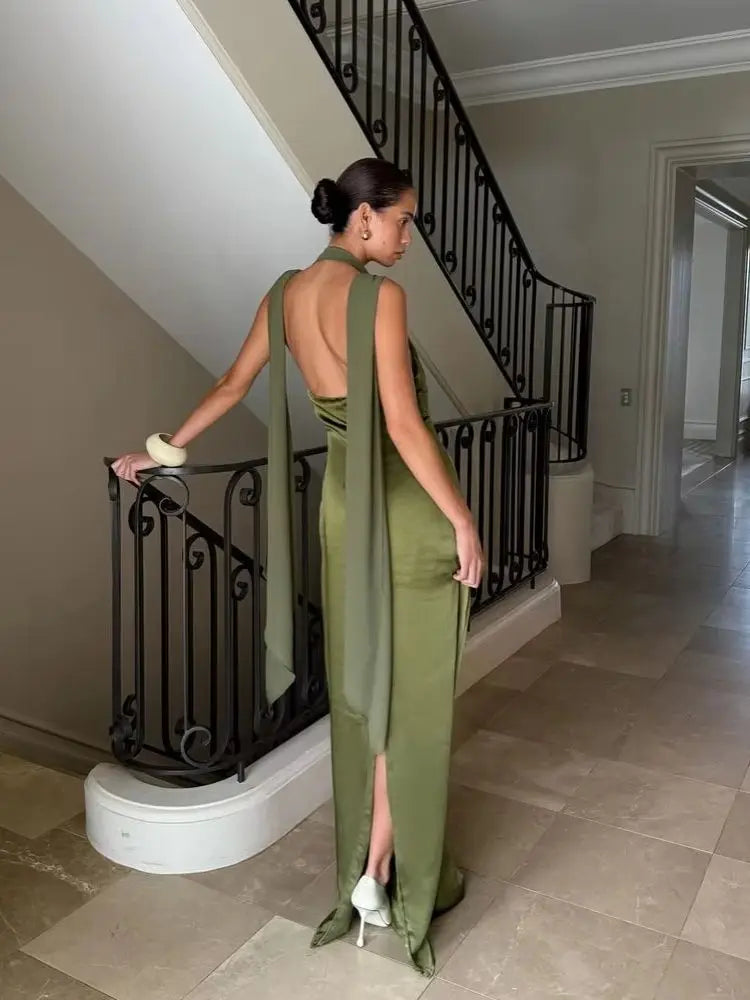 Vestido Comprido Verde de Cetim com Laço — foto 1 | Tolobasao