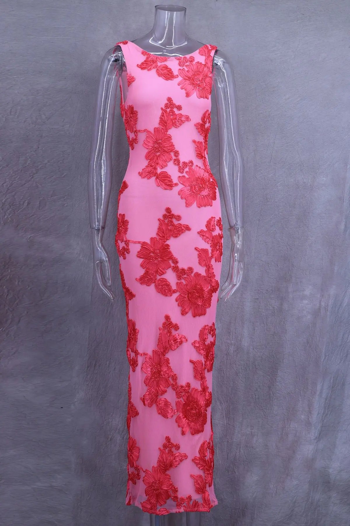 Vestido Curto Bordado com Costas Descobertas — foto 7 | Tolobasao