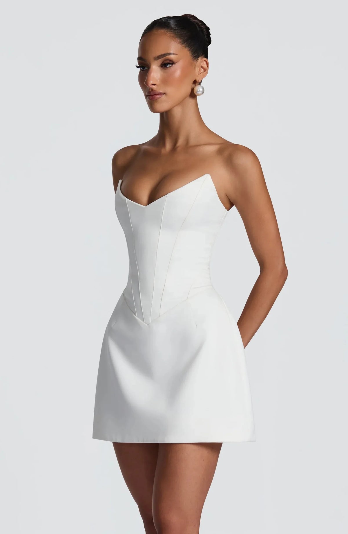 Vestido Curto Branco sem Alças com Corpete — foto 23 | Tolobasao