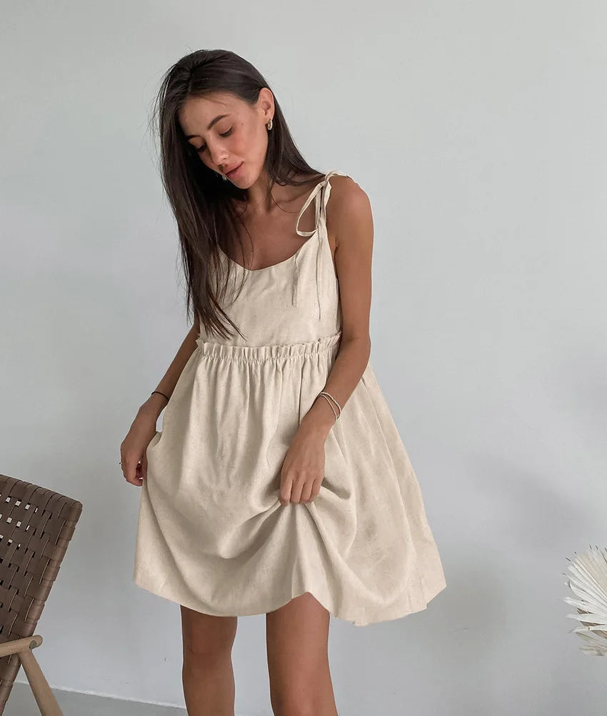 Vestido Curto em Linho com Atacadores — foto 1 | Tolobasao