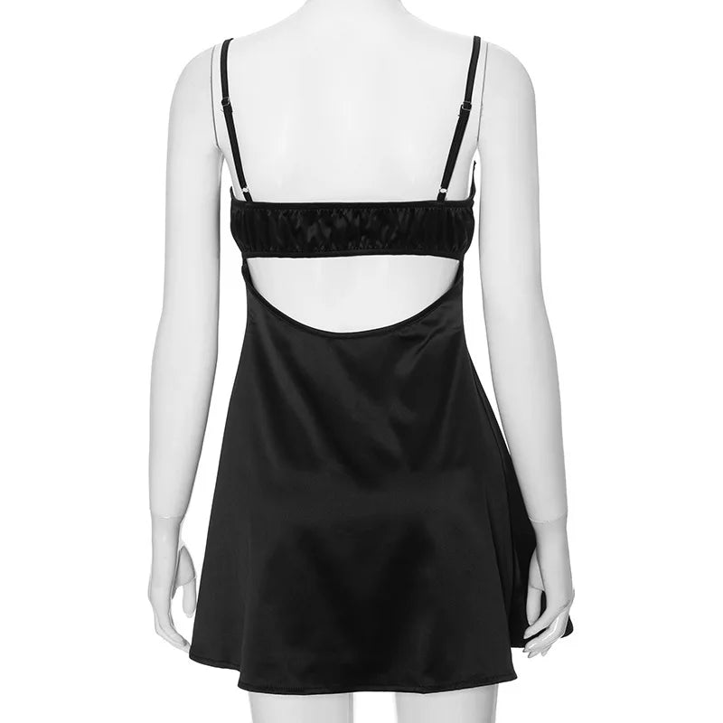 Vestido Curto de Cetim com Renda e Costas Descobertas — foto 27 | Tolobasao