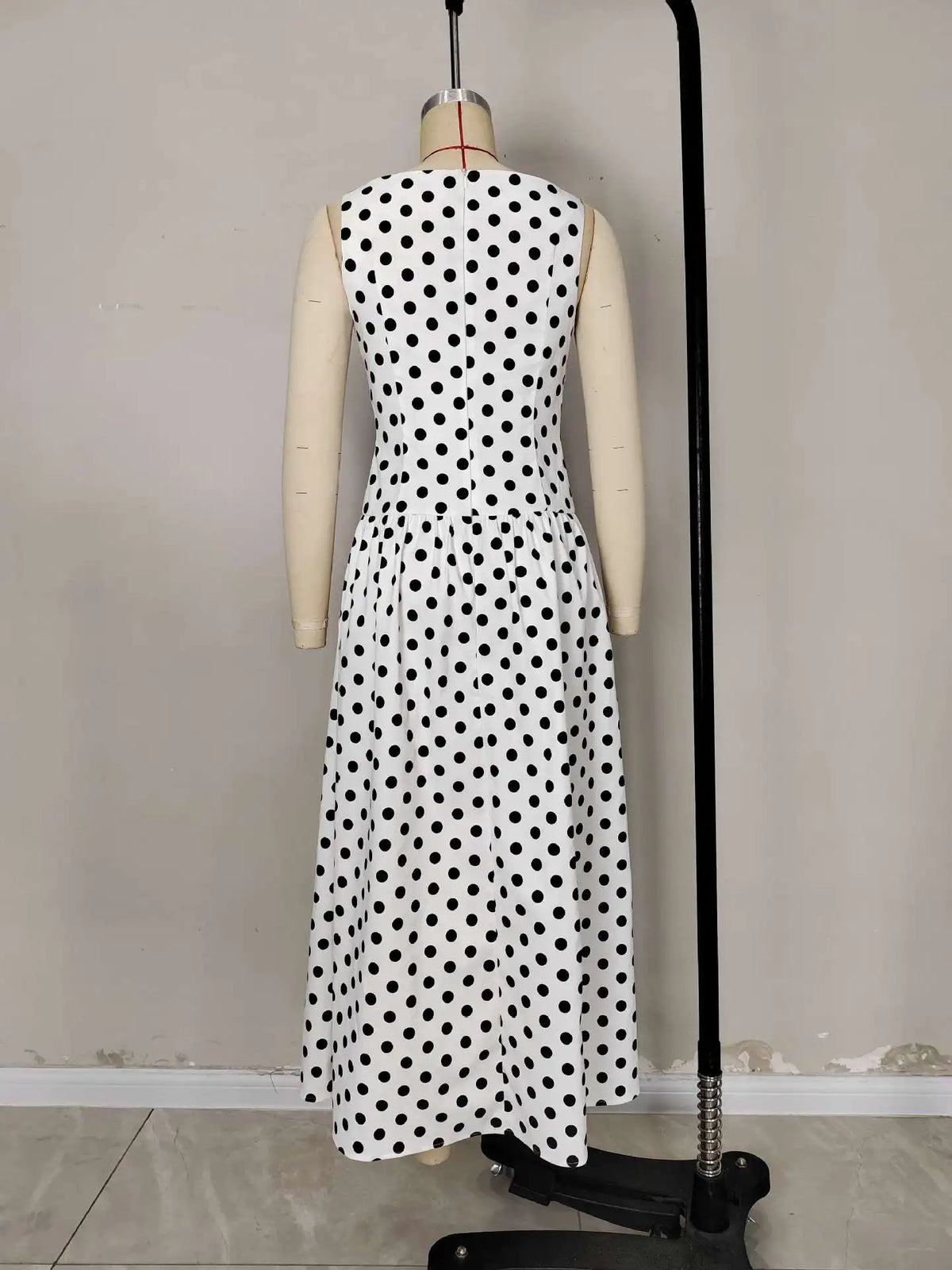 Vestido Comprido de Bolas sem Mangas — foto 13 | Tolobasao