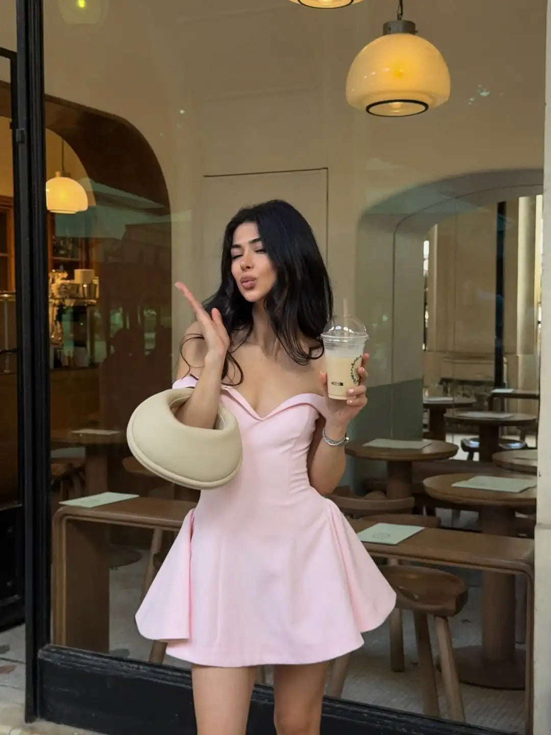 Vestido Curto Rosa de Ombros Descobertos — foto 2 | Tolobasao