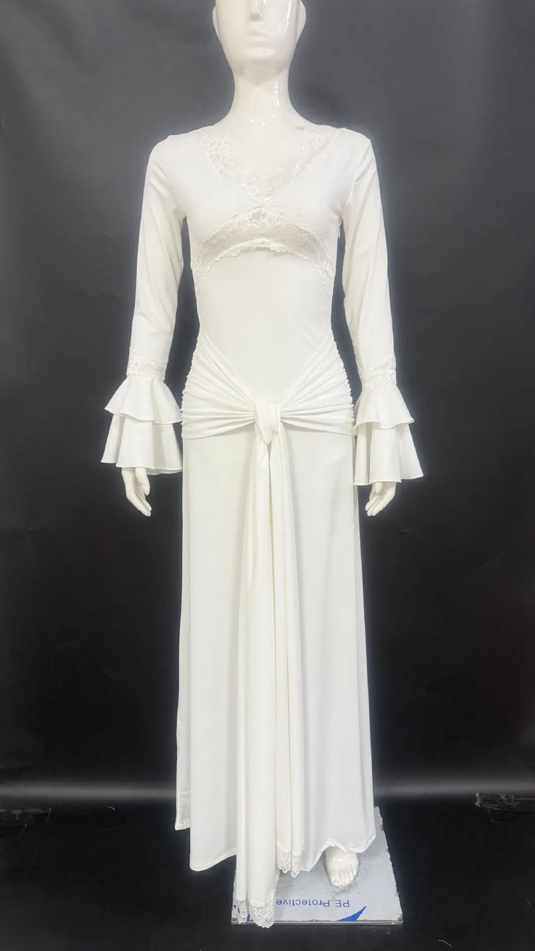 Vestido Comprido de Manga Comprida com Renda em Branco — foto 11 | Tolobasao