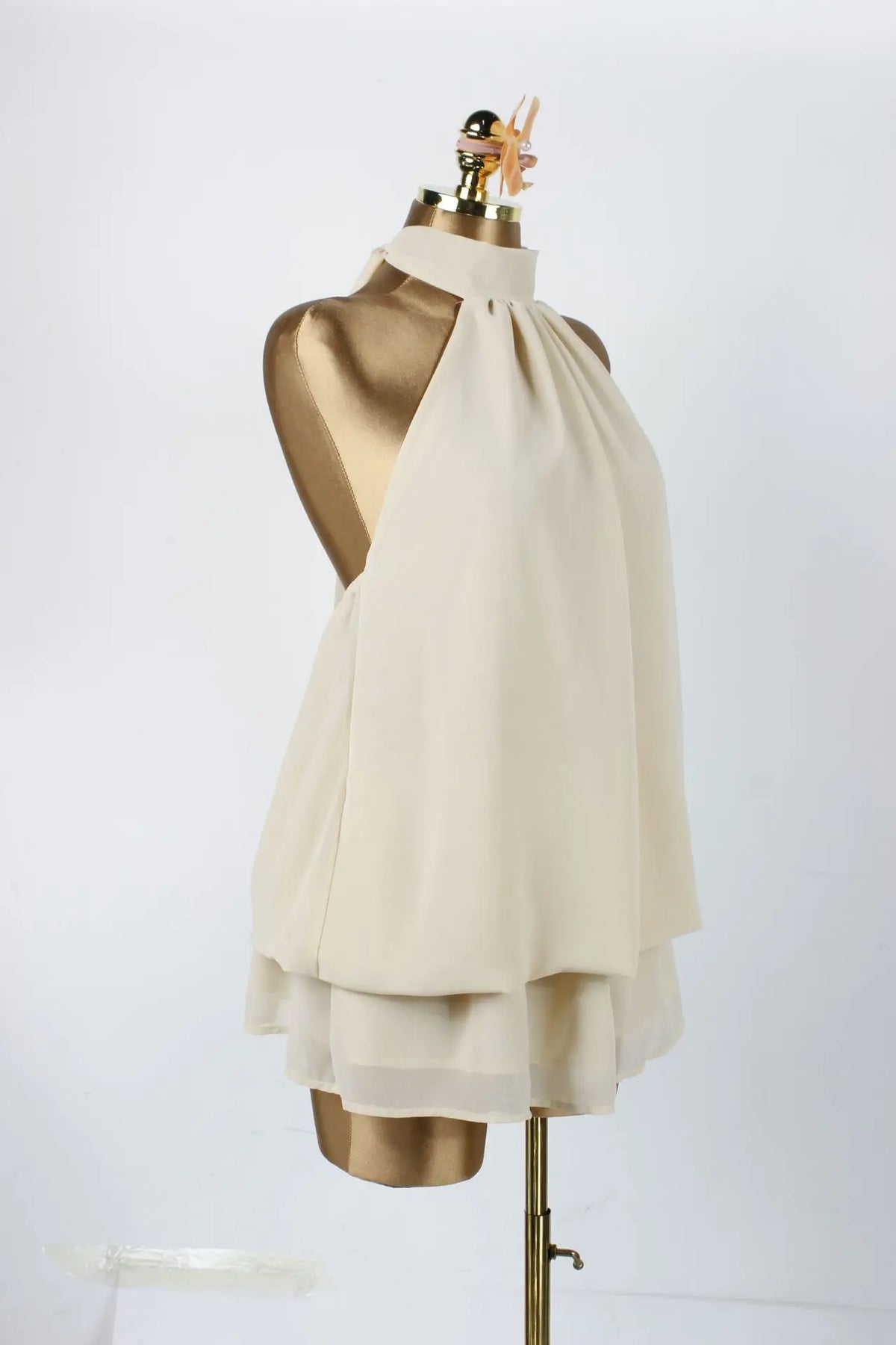 Vestido Curto de Chiffon com Decote Halter — foto 11 | Tolobasao