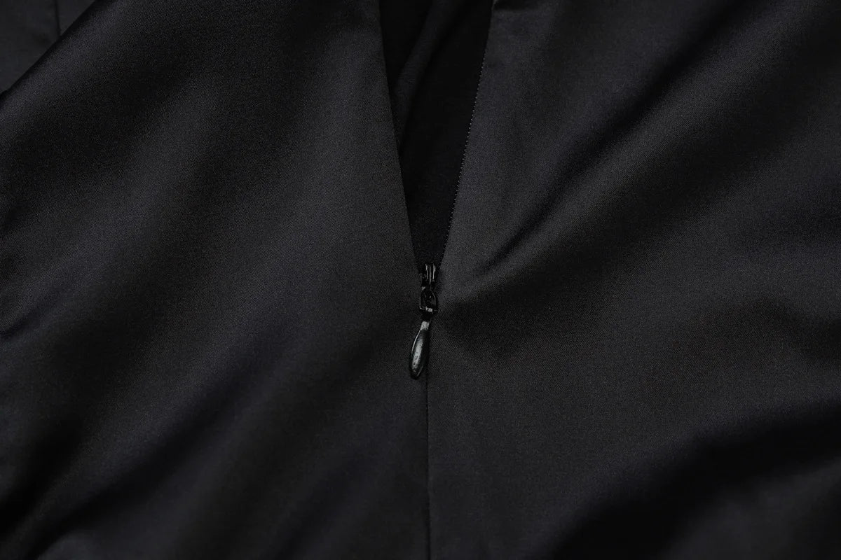 Vestido Comprido de Cetim com Laço e Costas Descobertas em Preto — foto 16 | Tolobasao