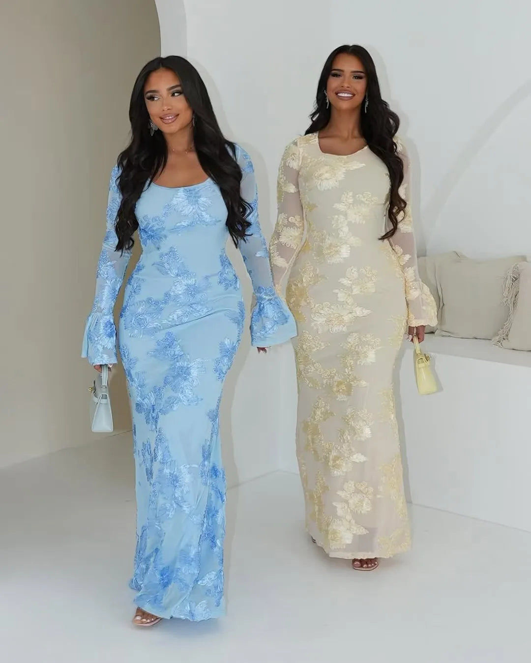 Vestido Curto Bordado com Costas Descobertas — foto 43 | Tolobasao