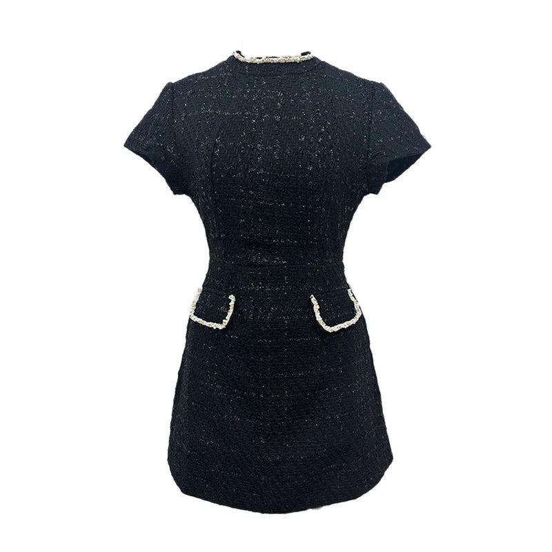 Vestido Curto em Tweed com Ombros Estruturados — foto 25 | Tolobasao