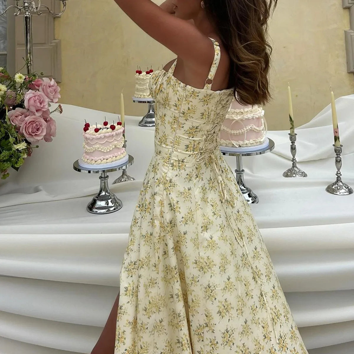 Vestido Midi Floral com Corpete e Fenda — Modelo A — foto 4 | Tolobasao