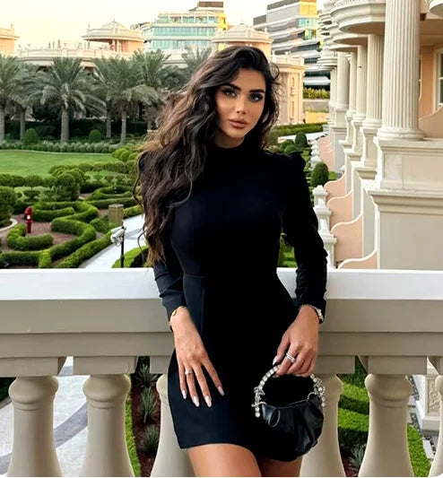 Vestido Curto com Laço e Recortes — foto 34 | Tolobasao