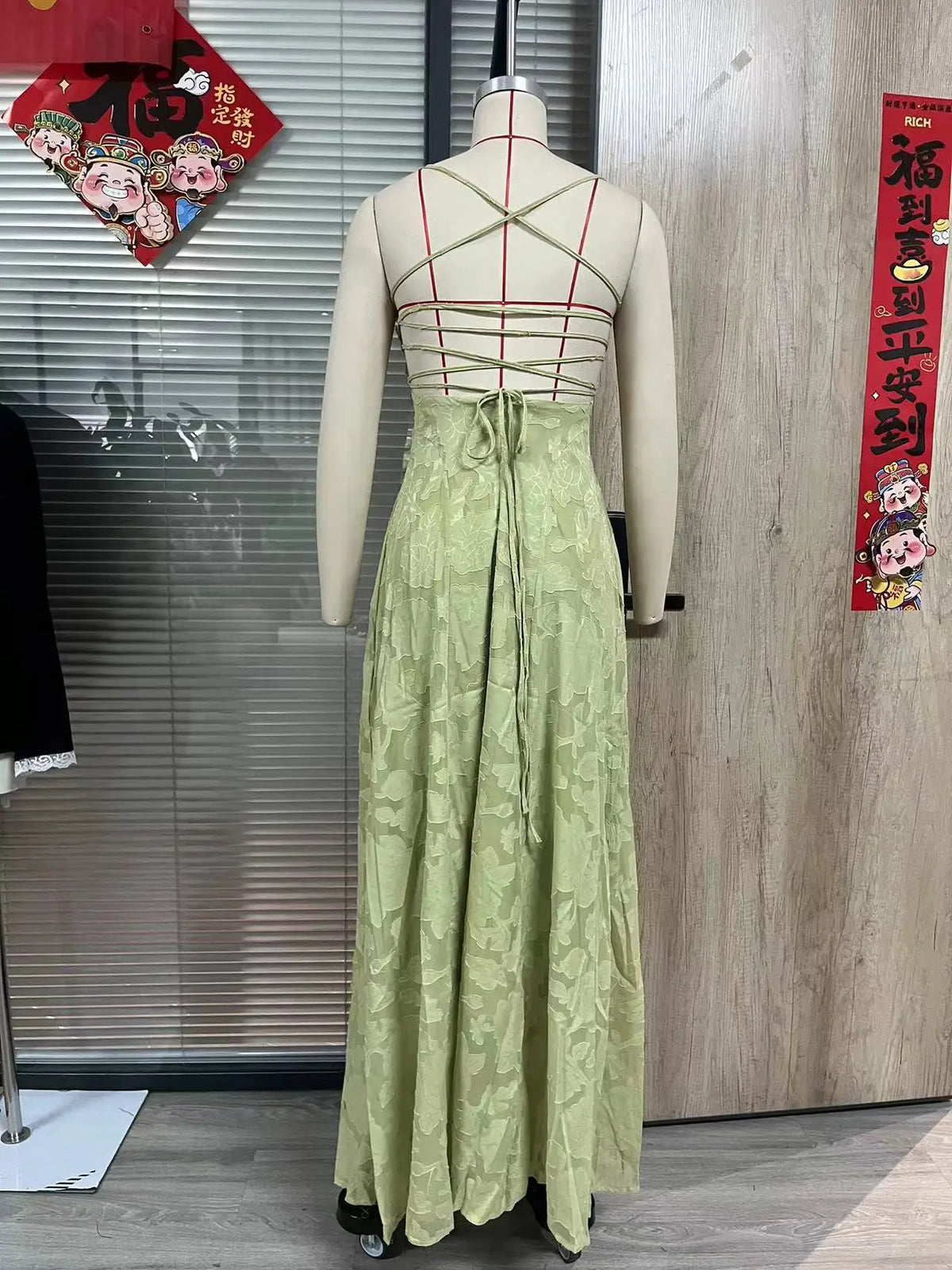Vestido Comprido de Chiffon com Costas Descobertas — foto 14 | Tolobasao